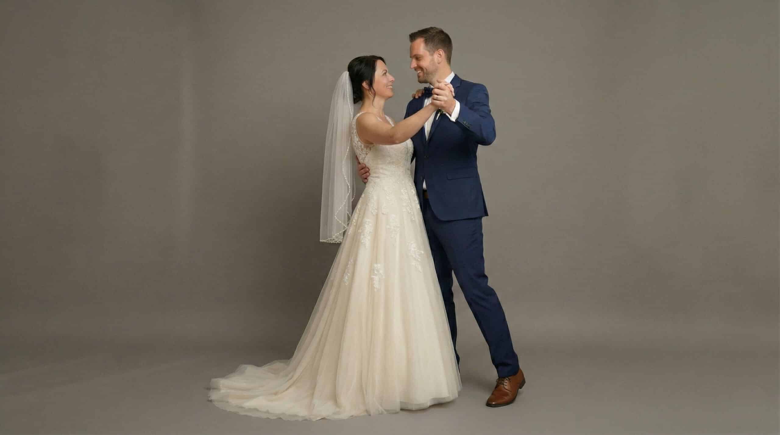 Hochzeitspaar_Tanzhaltung_16-9